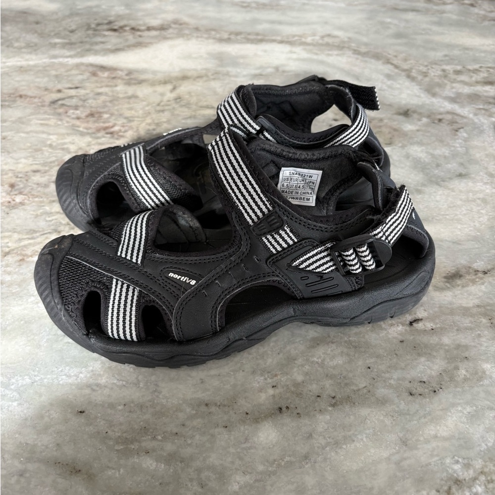 Nortiv8 Athletic Sandals Outdoor Hiking Adventure Closed Toe Beach Womens Sz 6.5